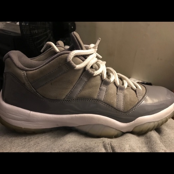 Low top Jordan 11s - Picture 2 of 5